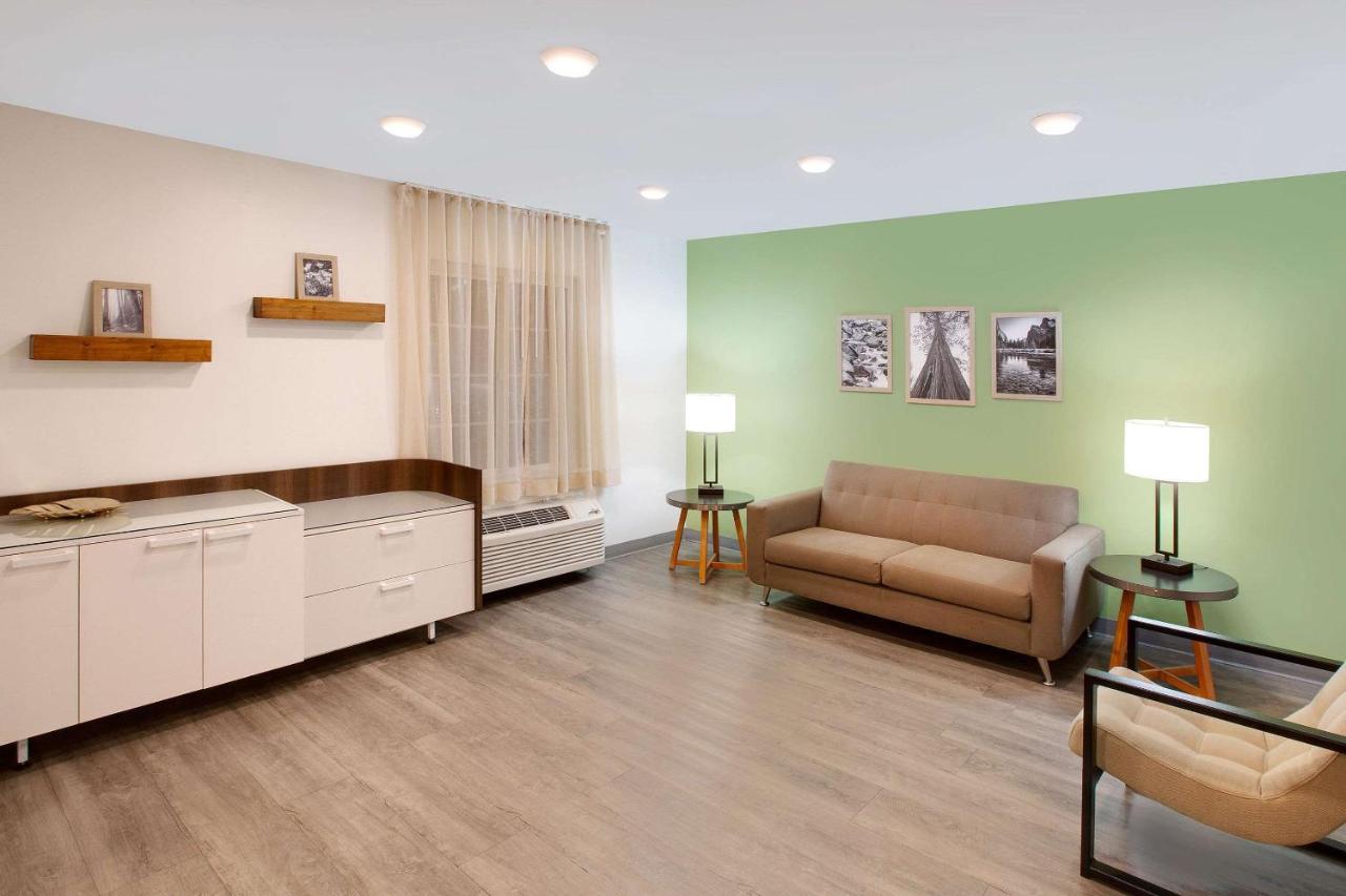 Woodspring Suites Bakersfield East Eksteriør bilde