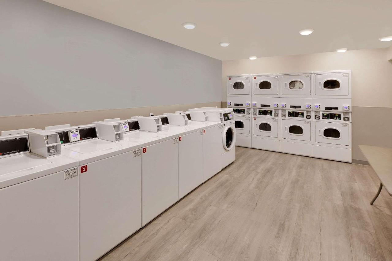 Woodspring Suites Bakersfield East Eksteriør bilde