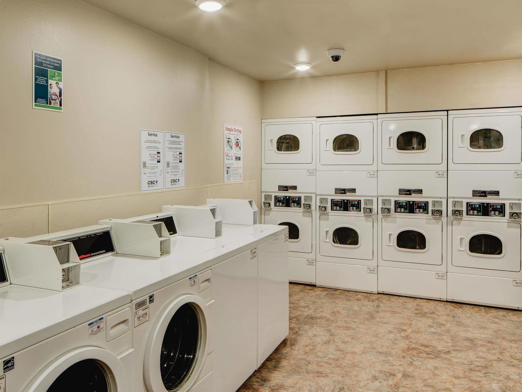 Woodspring Suites Bakersfield East Eksteriør bilde