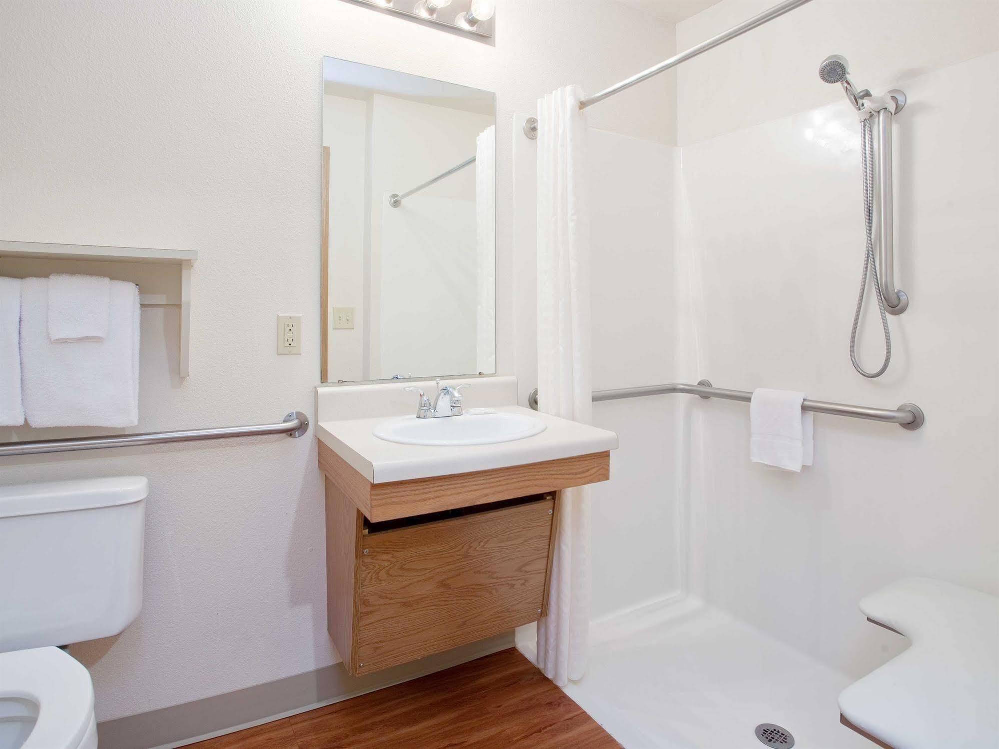 Woodspring Suites Bakersfield East Eksteriør bilde