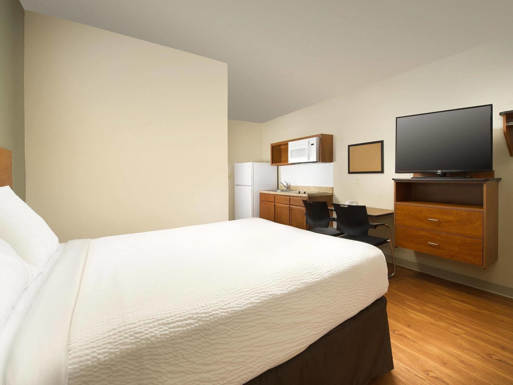 Woodspring Suites Bakersfield East Eksteriør bilde